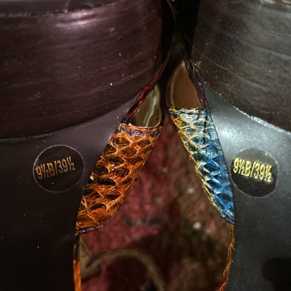 BCBG WOMAN SANDAL💜💜 - Picture 10 of 11